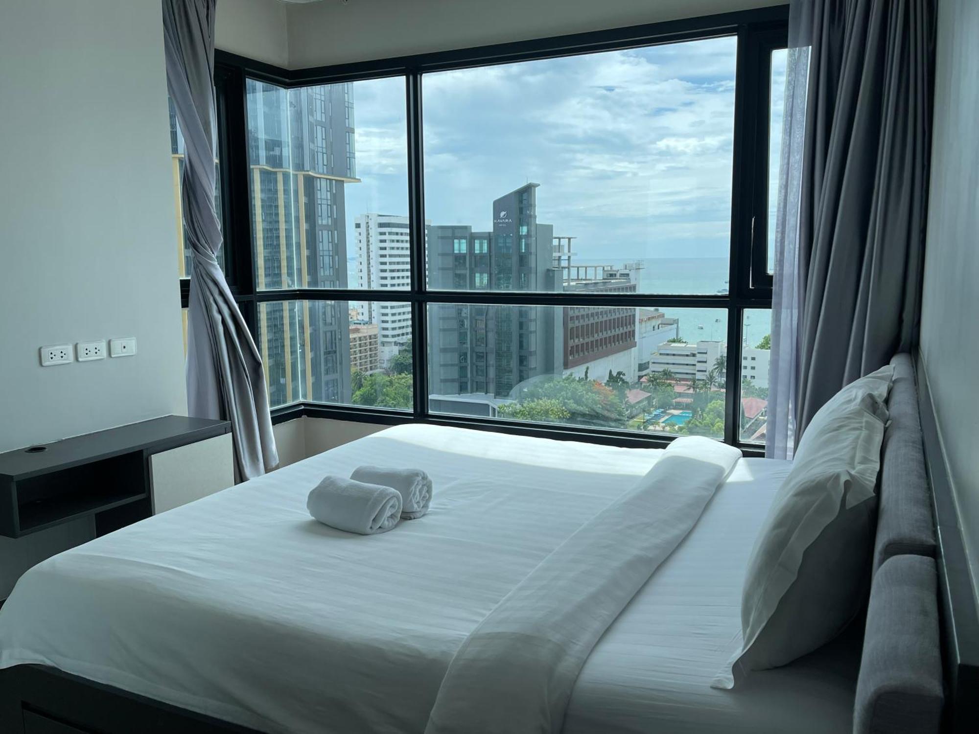 Appartamento The Base Pattaya By Feng Esterno foto